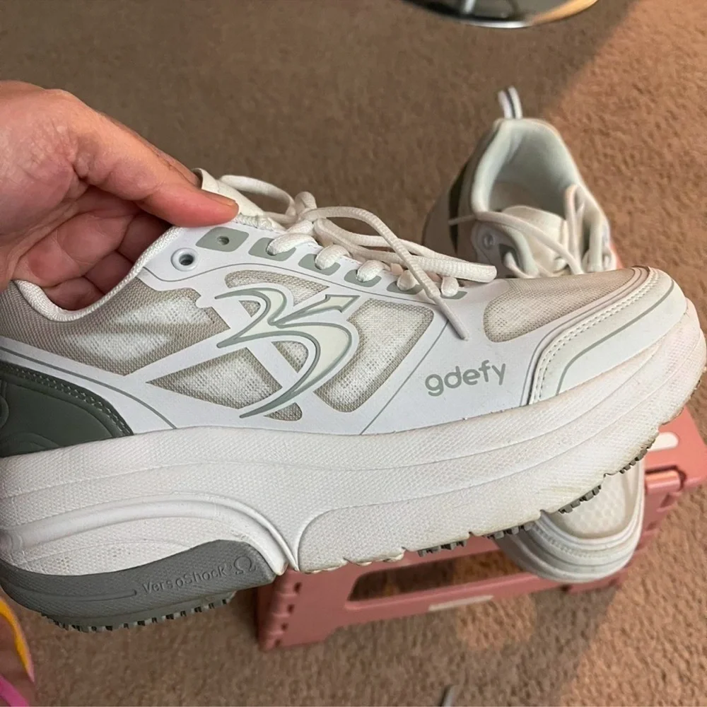 GRAVITY DEFYER SNEAKERS everyday original
